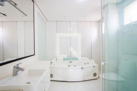 Apartamento para alugar com 130m², 2 quartos e 3 vagas Apartamento para alugar com 130m², 2 quartos e 3 vagasBanheiro do quarto 1