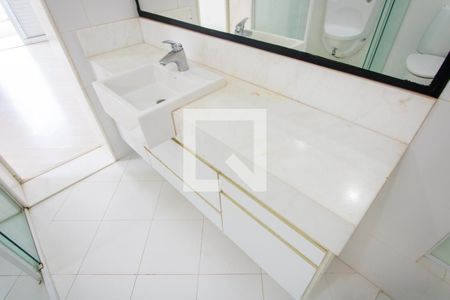 Apartamento para alugar com 130m², 2 quartos e 3 vagas Apartamento para alugar com 130m², 2 quartos e 3 vagasBanheiro do quarto 1