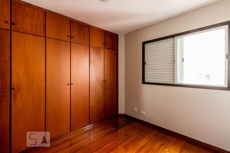 Suite de apartamento à venda com 3 quartos, 104m² em Vila Uberabinha, São Paulo