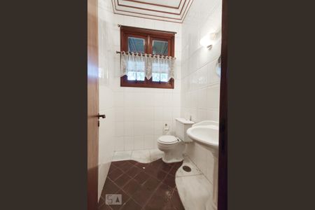 Casa à venda com 580m², 4 quartos e 1 vaga Casa à venda com 580m², 4 quartos e 1 vagaBanheiro do Salão de Festa