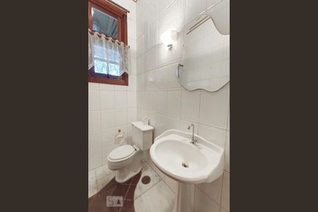 Casa à venda com 580m², 4 quartos e 1 vaga Casa à venda com 580m², 4 quartos e 1 vagaBanheiro do Salão de Festa