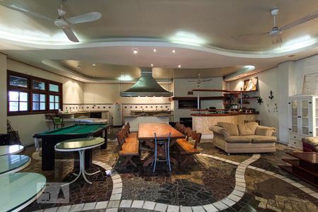 Casa à venda com 580m², 4 quartos e 1 vaga Casa à venda com 580m², 4 quartos e 1 vagaSalão de Festa