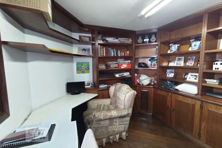 Casa à venda com 580m², 4 quartos e 1 vaga Casa à venda com 580m², 4 quartos e 1 vagaQuarto 1