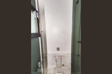 Casa à venda com 580m², 4 quartos e 1 vaga Casa à venda com 580m², 4 quartos e 1 vagaBanheiro da Suíte 2