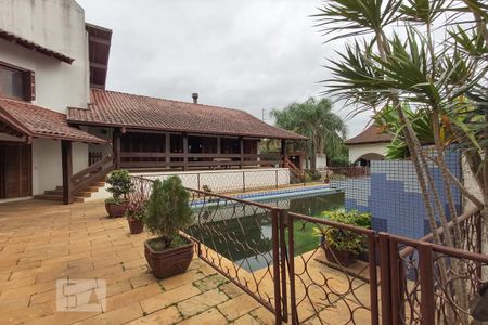 Casa à venda com 580m², 4 quartos e 1 vaga Casa à venda com 580m², 4 quartos e 1 vagaPiscina