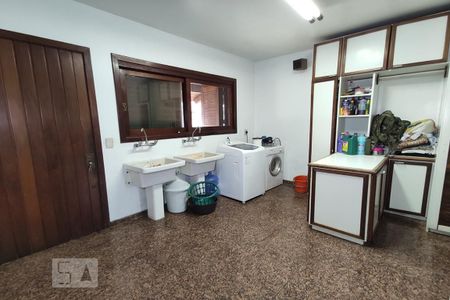 Casa à venda com 580m², 4 quartos e 1 vaga Casa à venda com 580m², 4 quartos e 1 vagaÁrea de Serviço