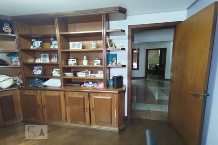 Casa à venda com 580m², 4 quartos e 1 vaga Casa à venda com 580m², 4 quartos e 1 vagaQuarto 1