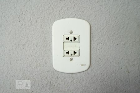 Casa à venda com 102m², 3 quartos e 2 vagas Casa à venda com 102m², 3 quartos e 2 vagasÁrea de serviço