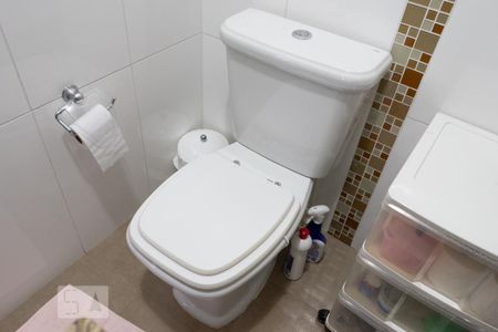 Casa à venda com 102m², 3 quartos e 2 vagas Casa à venda com 102m², 3 quartos e 2 vagasBanheiro