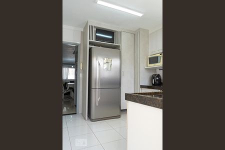 Casa à venda com 102m², 3 quartos e 2 vagas Casa à venda com 102m², 3 quartos e 2 vagasCozinha