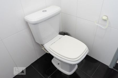 Casa à venda com 102m², 3 quartos e 2 vagas Casa à venda com 102m², 3 quartos e 2 vagasBanheiro da suíte