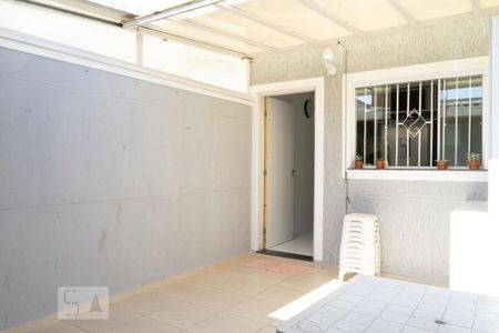 Casa à venda com 102m², 3 quartos e 2 vagas Casa à venda com 102m², 3 quartos e 2 vagasÁrea de serviço