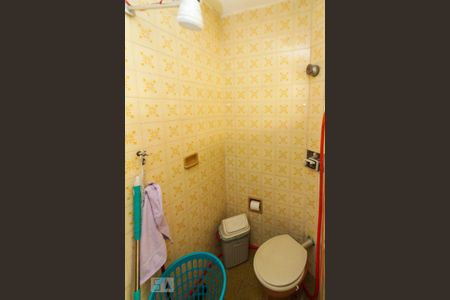 Casa à venda com 110m², 2 quartos e 2 vagasBanheiro de Serviço