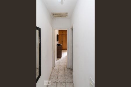 Casa à venda com 110m², 2 quartos e 2 vagasCorredor