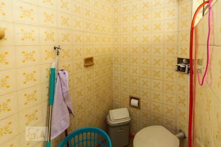 Casa à venda com 110m², 2 quartos e 2 vagasBanheiro de Serviço