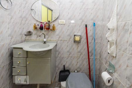 Casa à venda com 110m², 2 quartos e 2 vagasBanheiro Social