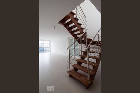 Escada de apartamento à venda com 3 quartos, 260m² em Tristeza, Porto Alegre
