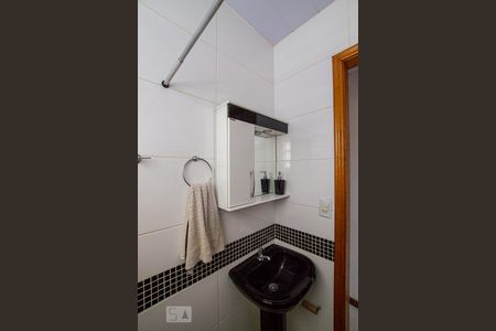 Banheiro Social de casa à venda com 1 quarto, 56m² em Barreto, Niterói