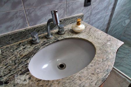 Casa à venda com 180m², 3 quartos e 3 vagasBanheiro da Suíte