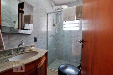 Casa à venda com 180m², 3 quartos e 3 vagasBanheiro da Suíte