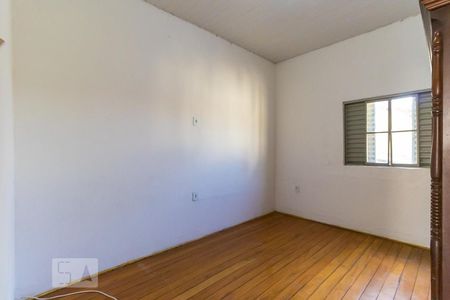 Casa para alugar com 300m², 3 quartos e 3 vagas Casa para alugar com 300m², 3 quartos e 3 vagasQuarto 2