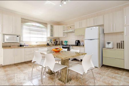 Casa à venda com 430m², 3 quartos e 1 vaga Casa à venda com 430m², 3 quartos e 1 vagaCozinha