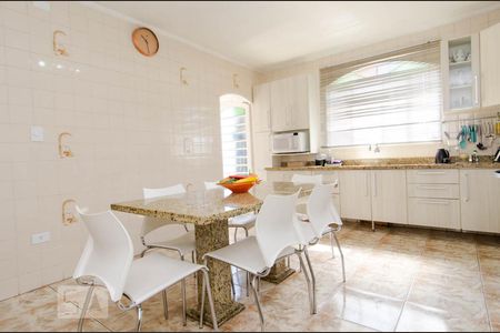 Casa à venda com 430m², 3 quartos e 1 vaga Casa à venda com 430m², 3 quartos e 1 vagaCozinha