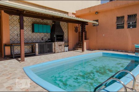 Casa à venda com 430m², 3 quartos e 1 vaga Casa à venda com 430m², 3 quartos e 1 vagaÁrea comum - Piscina