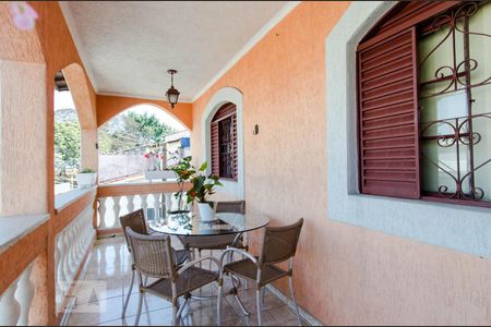 Casa à venda com 430m², 3 quartos e 1 vaga Casa à venda com 430m², 3 quartos e 1 vagaVaranda da Sala