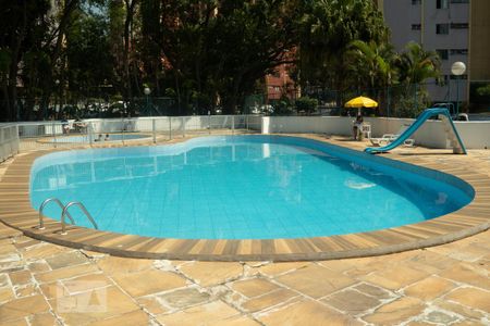 Apartamento para alugar com 57m², 2 quartos e 1 vagaPiscina