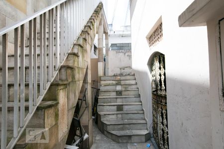 Casa para alugar com 27m², 1 quarto e sem vaga Casa para alugar com 27m², 1 quarto e sem vagaEscada/Entrada
