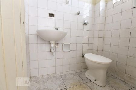 Casa para alugar com 27m², 1 quarto e sem vaga Casa para alugar com 27m², 1 quarto e sem vagaBanheiro