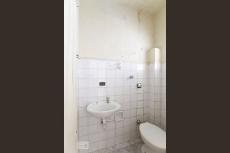 Casa para alugar com 27m², 1 quarto e sem vaga Casa para alugar com 27m², 1 quarto e sem vagaBanheiro