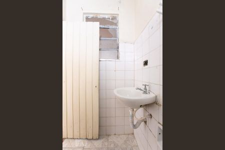 Casa para alugar com 27m², 1 quarto e sem vaga Casa para alugar com 27m², 1 quarto e sem vagaBanheiro