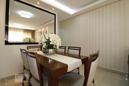 Sala de casa à venda com 4 quartos, 180m² em Vila Cordeiro, São Paulo