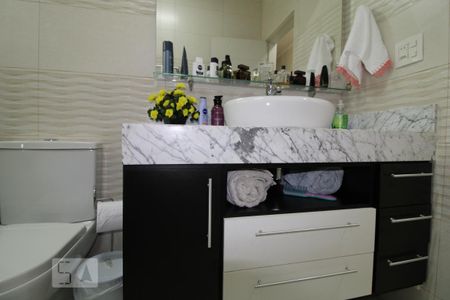 Casa à venda com 180m², 4 quartos e 3 vagasBanheiro