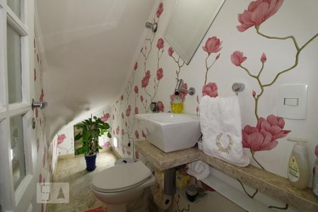 Casa à venda com 180m², 4 quartos e 3 vagasBanheiro