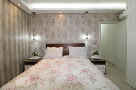 Suíte de casa à venda com 4 quartos, 180m² em Vila Cordeiro, São Paulo