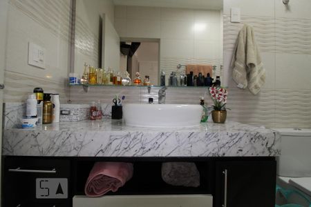 Casa à venda com 180m², 4 quartos e 3 vagasBanheiro da Suíte