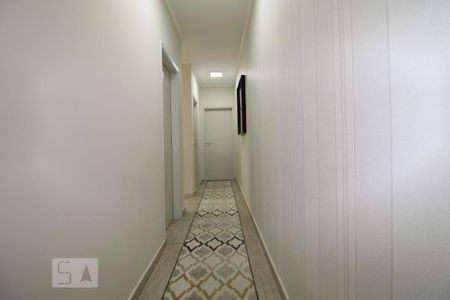 Casa à venda com 180m², 4 quartos e 3 vagasCorredor