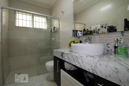Casa à venda com 180m², 4 quartos e 3 vagasBanheiro