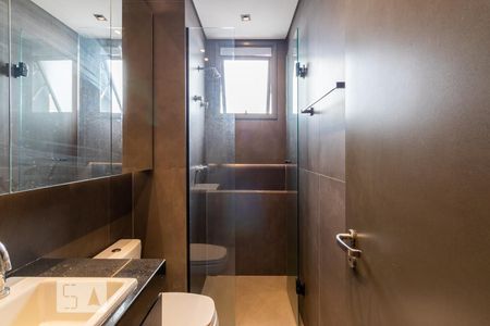 Banheiro de apartamento para alugar com 1 quarto, 30m² em Vila Olímpia, São Paulo