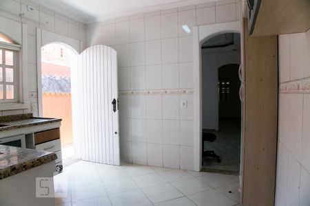 Casa para alugar com 150m², 2 quartos e 2 vagasCozinha