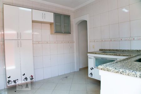 Casa para alugar com 150m², 2 quartos e 2 vagasCozinha