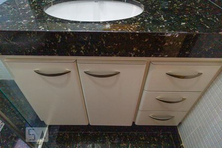 Apartamento para alugar com 68m², 2 quartos e 2 vagasArmário do Banheiro da Suíte 2