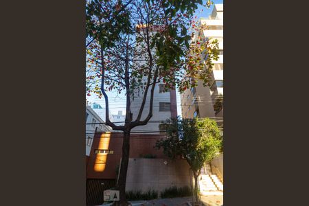 Apartamento para alugar com 68m², 2 quartos e 2 vagasFachada