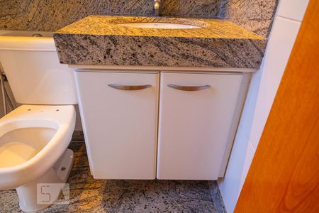 Apartamento para alugar com 68m², 2 quartos e 2 vagasArmário do Banheiro da Suíte 1