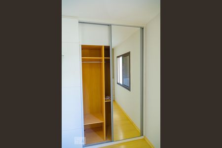 Apartamento para alugar com 68m², 2 quartos e 2 vagasArmário da Suíte 2