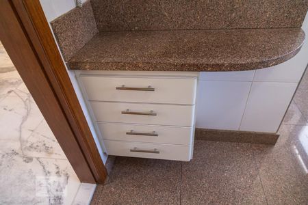 Apartamento para alugar com 68m², 2 quartos e 2 vagasArmário da Cozinha