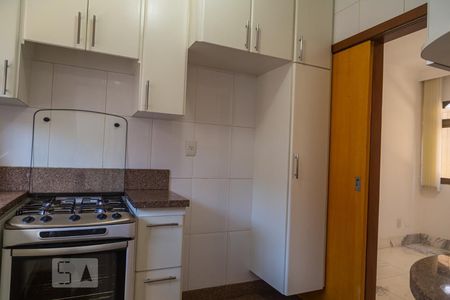 Apartamento para alugar com 68m², 2 quartos e 2 vagasCozinha